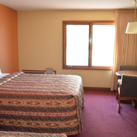 Westby Old Towne Motel מראה חיצוני תמונה