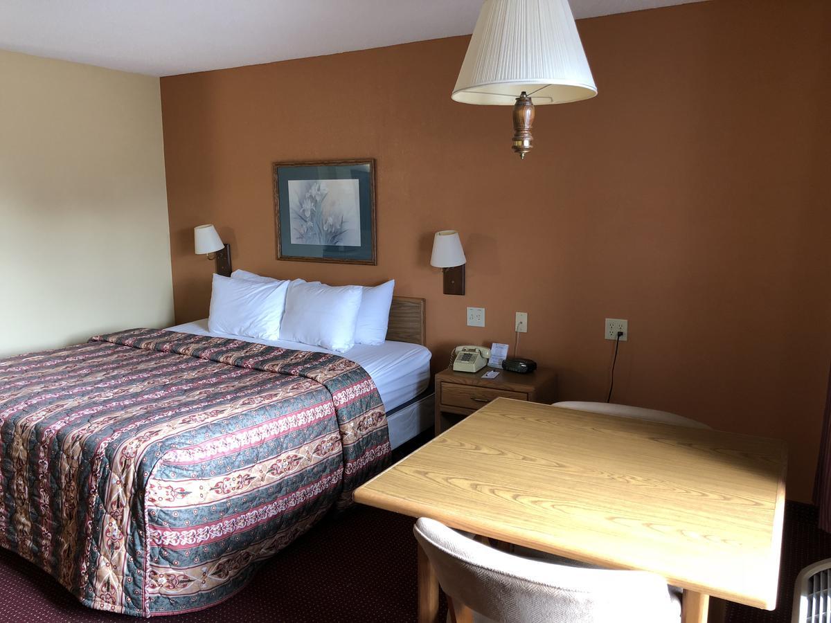 Westby Old Towne Motel מראה חיצוני תמונה