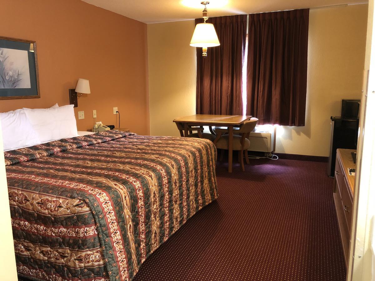 Westby Old Towne Motel מראה חיצוני תמונה
