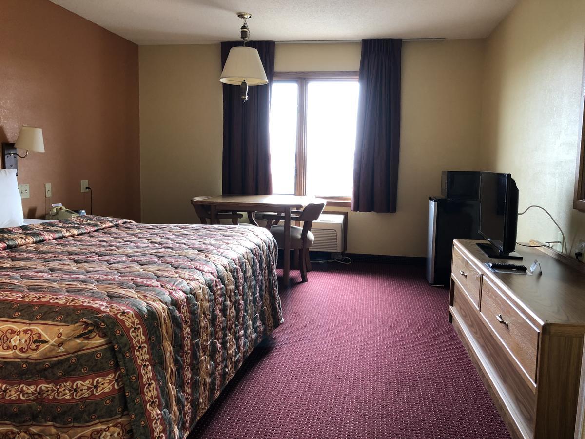 Westby Old Towne Motel מראה חיצוני תמונה