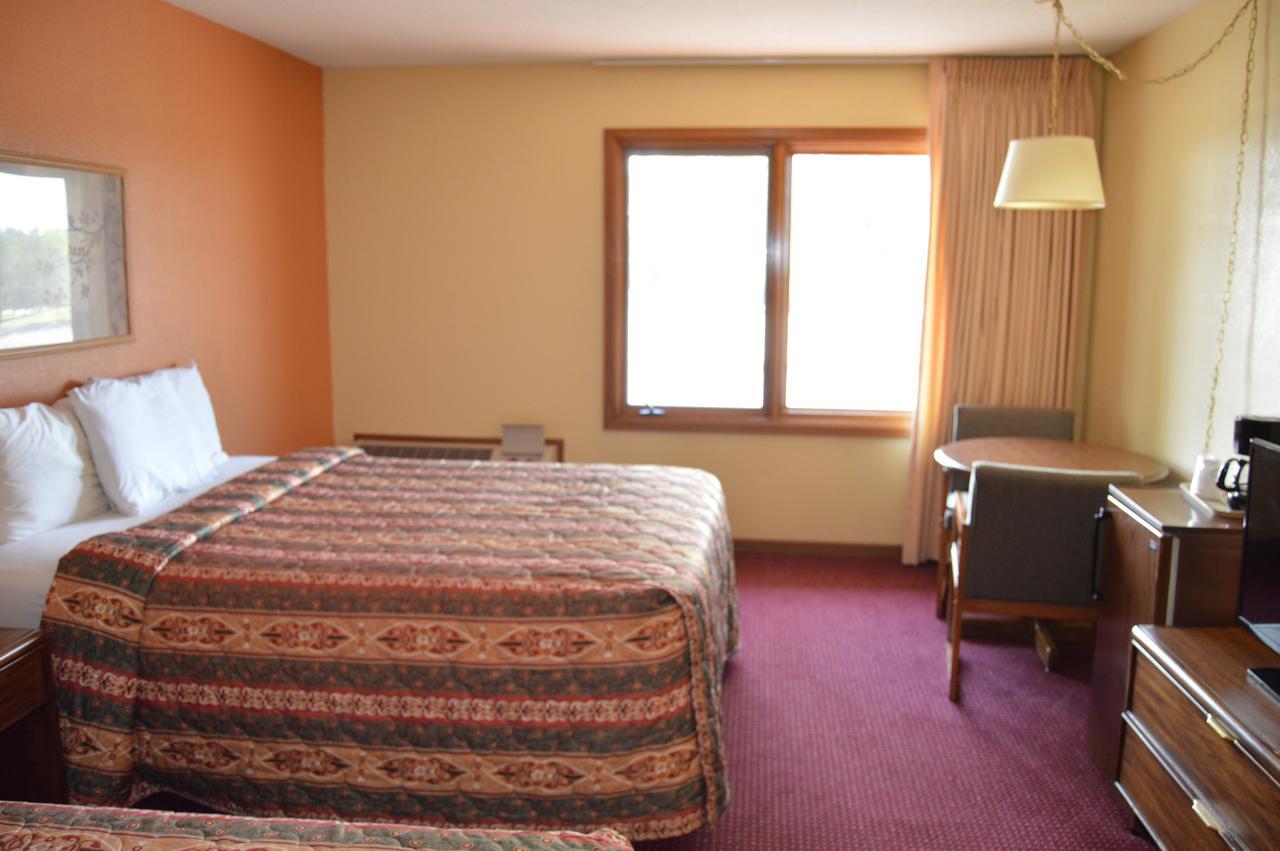 Westby Old Towne Motel מראה חיצוני תמונה