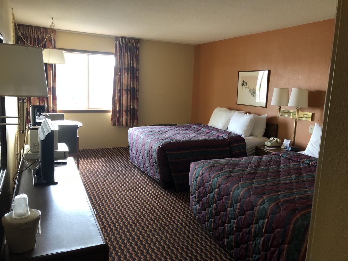 Westby Old Towne Motel מראה חיצוני תמונה